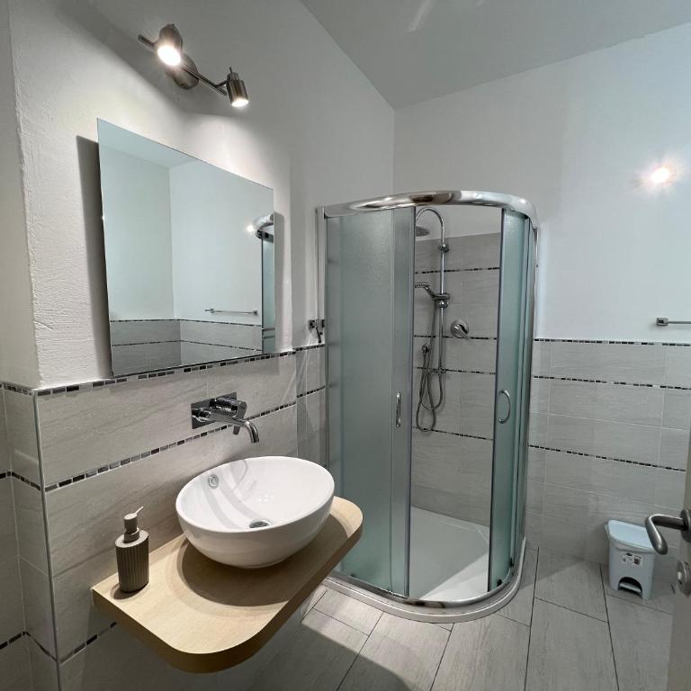Al Mare da Francesca - Deluxe Quadruple Room with Sea view - 5