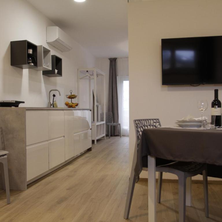 Apartment Mia - Appartamento con 1 Camera da Letto - 2