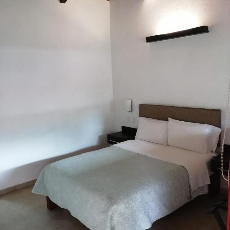 Casa Dalinda - Standard Queen Room - 1
