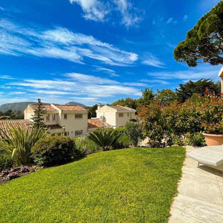 Beautiful Villa 8 guests - Pool Access in Mandelieu - Villa - 3
