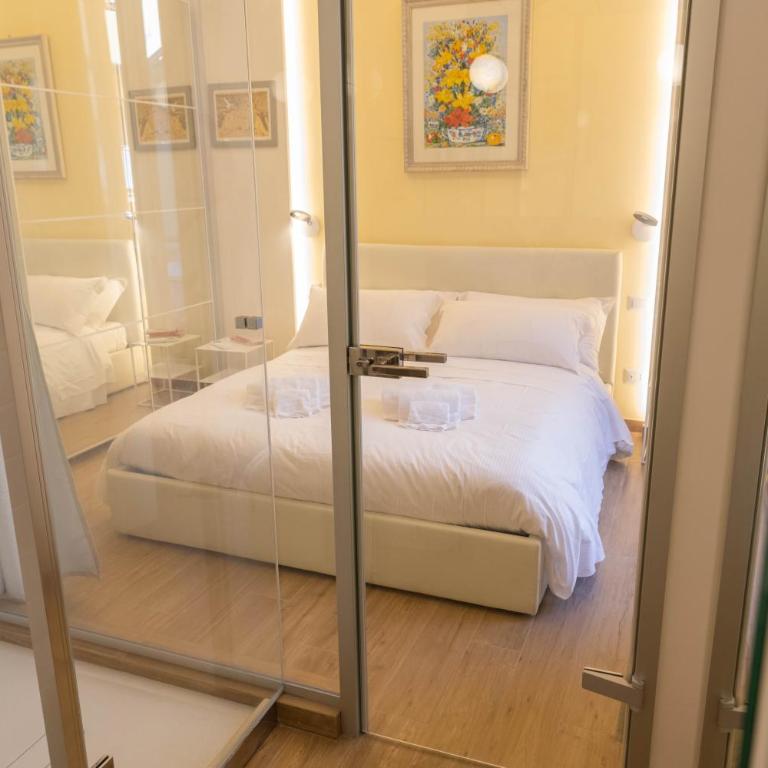Colosseo brightful Apartment with rooftop - Two-Bedroom Apartment - 16