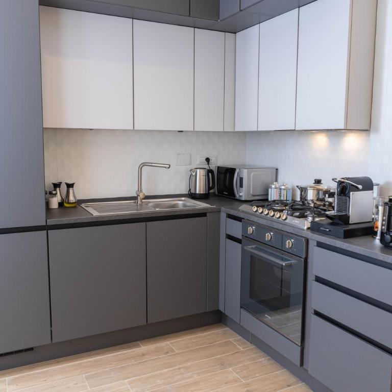 Colosseo brightful Apartment with rooftop - Two-Bedroom Apartment - 5