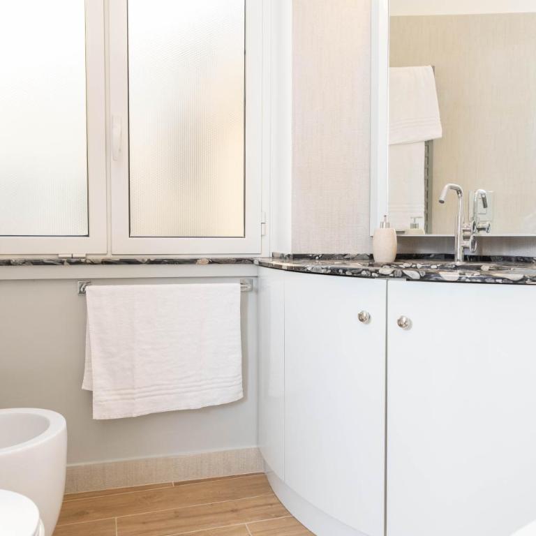 Colosseo brightful Apartment with rooftop - Two-Bedroom Apartment - 45