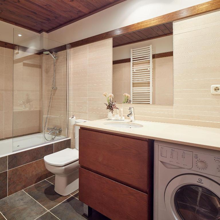 Val de Ruda Luxe 66 by FeelFree Rentals - Three-Bedroom Apartment - 16