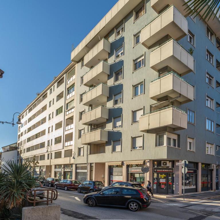 GuestHost - Lucilla Home - APT con WiFi nel cuore di Udine - Appartamento con 2 Camere da Letto - 21