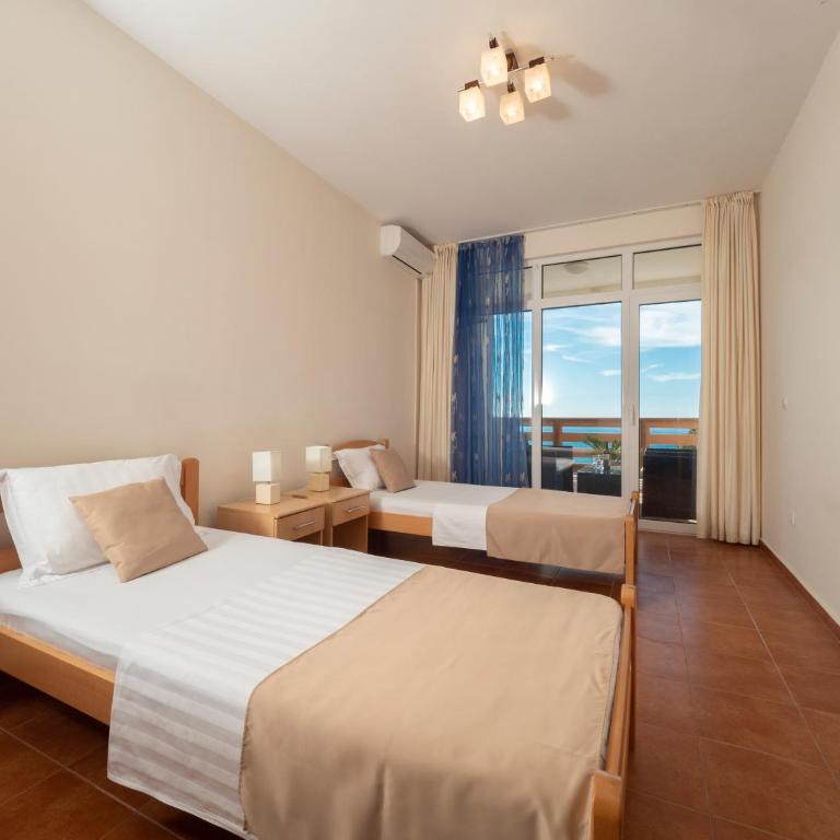 Berg Apartments - Two-Bedroom Apartment with Terrace and Sea View - 30