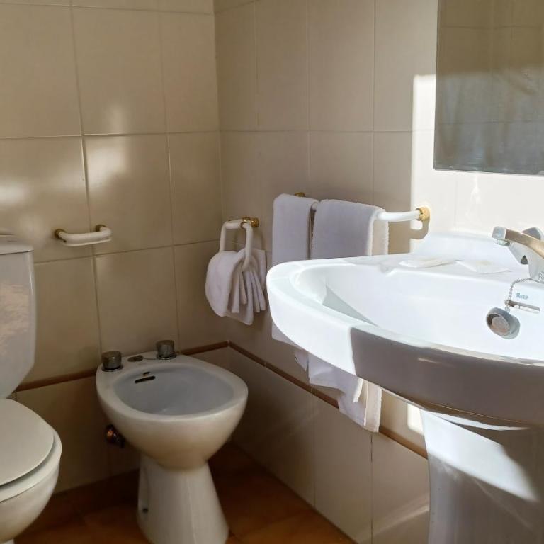 Apartamentos Baños de Ledesma - Two-Bedroom Apartment - 37