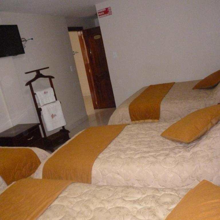 Hostal Fevilamir - Quadruple Room with Bathroom - 3