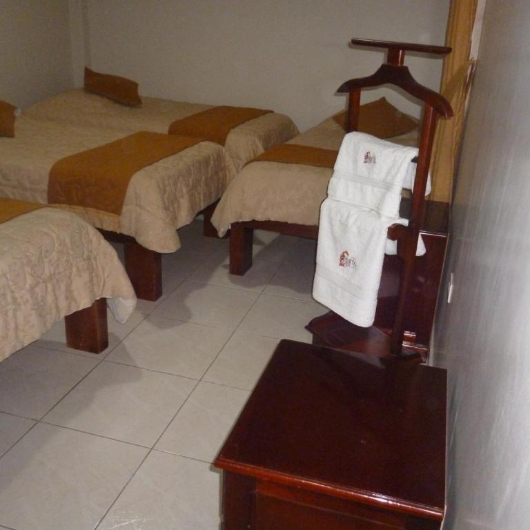 Hostal Fevilamir - Quadruple Room with Bathroom - 4