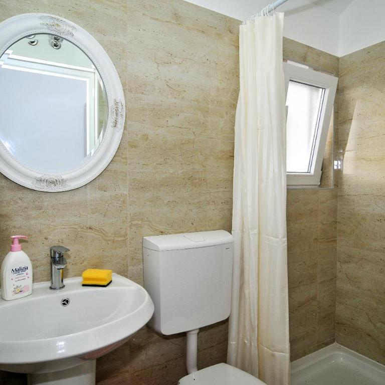 Apartments Villa Stankovic - Dvokrevetna Soba sa Bračnim Krevetom - 1