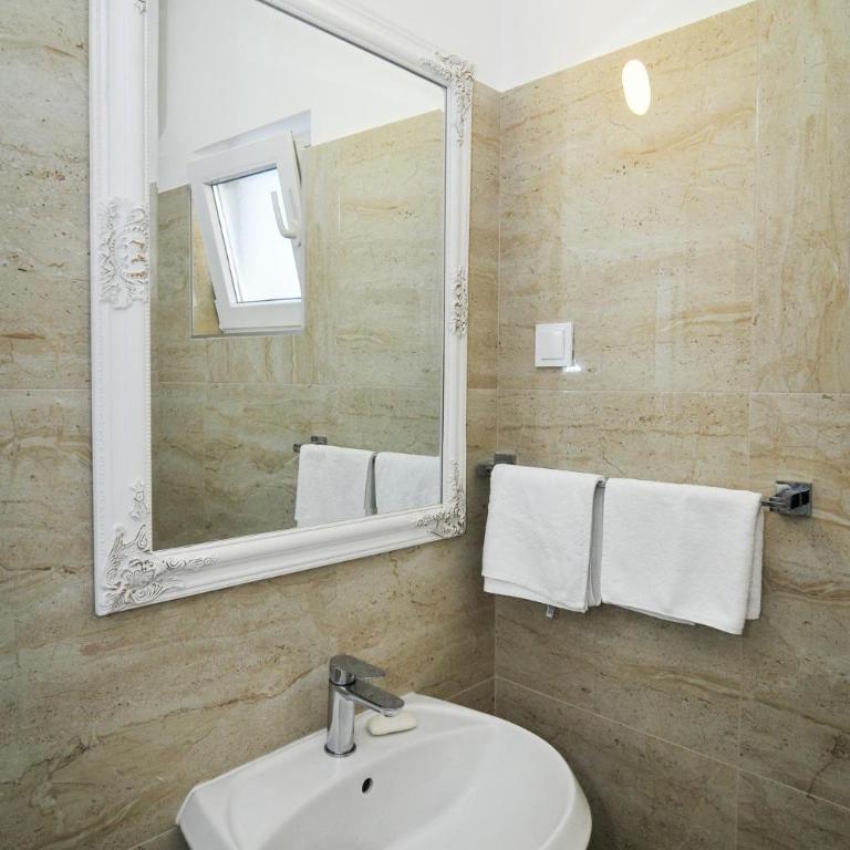 Apartments Villa Stankovic - Trokrevetna Soba - 1