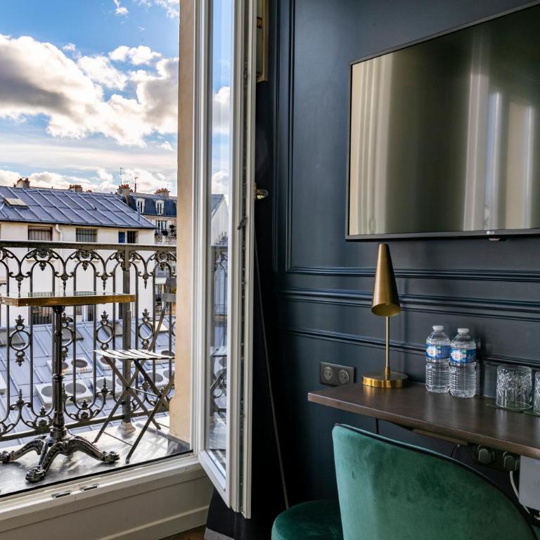 Maison Barbès - Chambre Lit Queen-Size avec Balcon - 6
