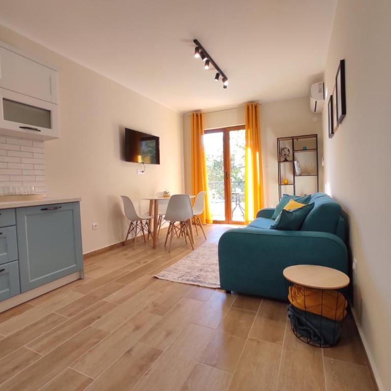 Forest Stream - One-Bedroom Apartment - 2