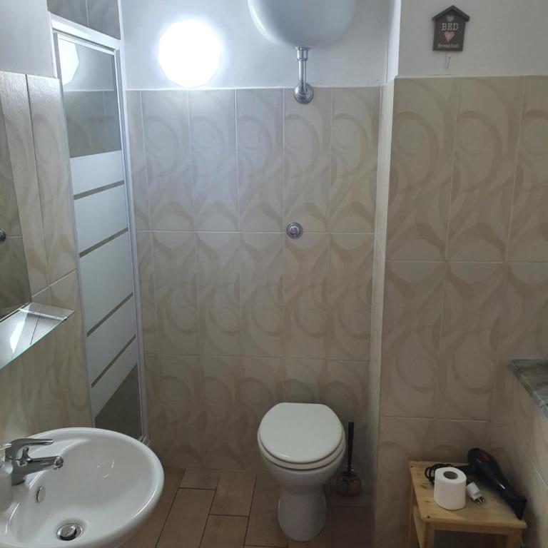 Le tre orchidee - Camera Matrimoniale con Bagno Privato - 16
