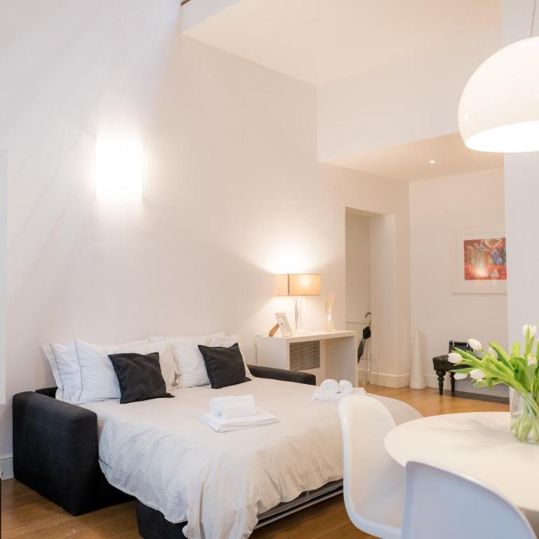 Pergola White Loft - One-Bedroom Apartment - 33