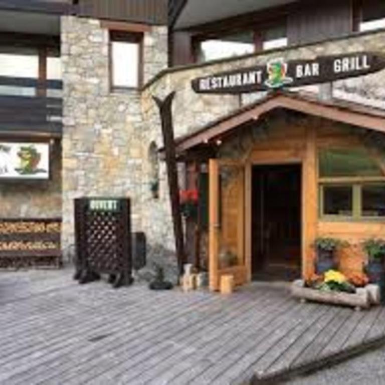 Ski in and Out 2-Bed Apartment in Meribel - Appartement - 3