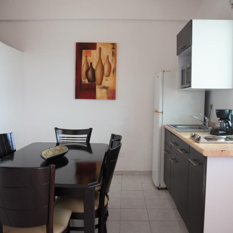 Aparthotel Siete 32 - Family Room with Bathroom - 12