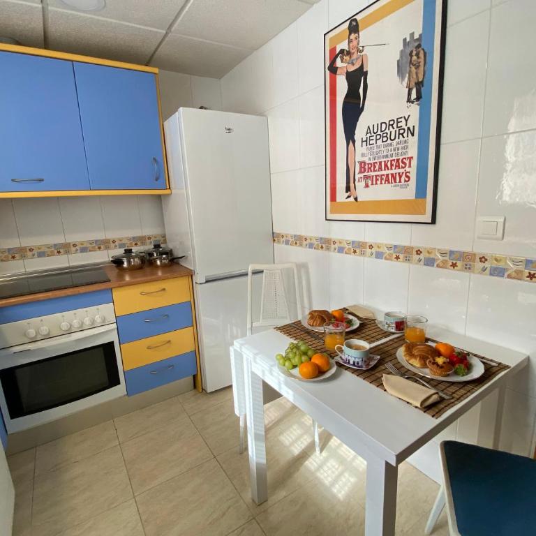 LUNAROOM Center & Quiet Guesthouse - Room with Shared bathroom and Views - Large Bed - 9