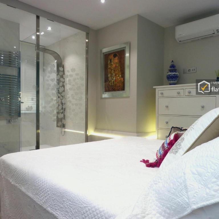 Apto Junquera - Two-Bedroom Apartment - 15