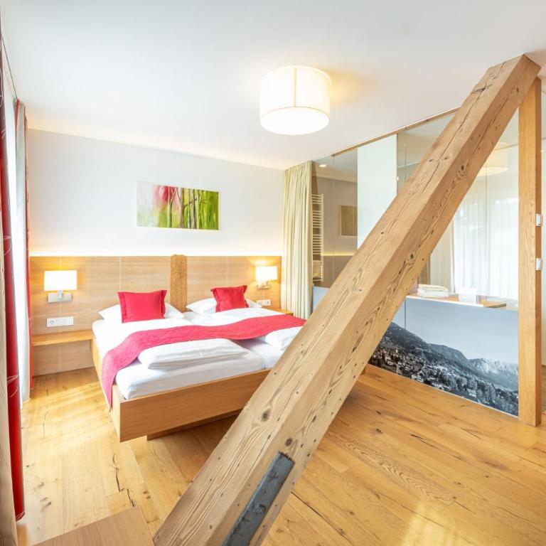 Hotel Loy - Double Room with Balcony and Mountain View - 1