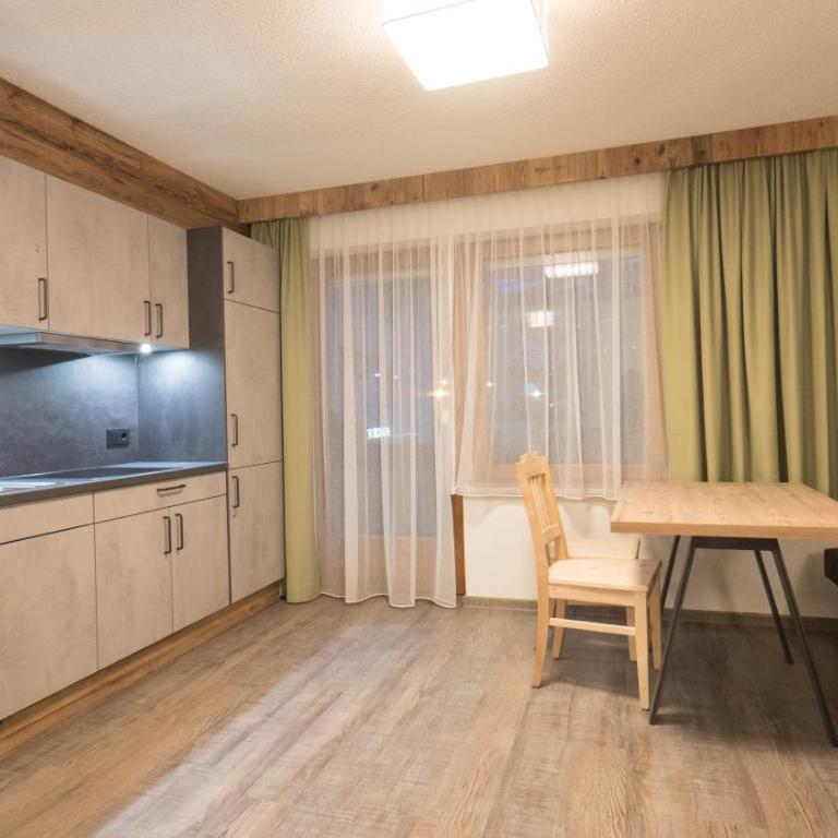 Hotel & Apart Central - Apartment mit Balkon - 16