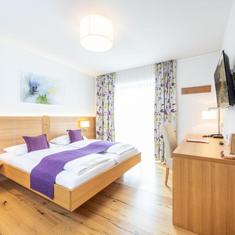 Hotel Loy - Suite with Balcony and Mountain View - 1