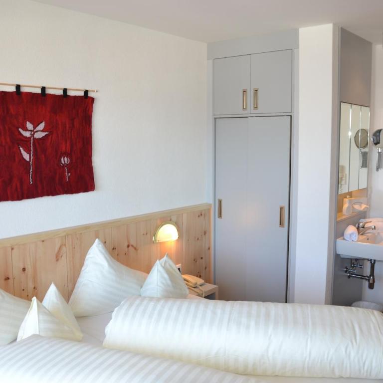 Hotel Alpina nature-wellness - Doppelzimmer mit Bergblick - 3