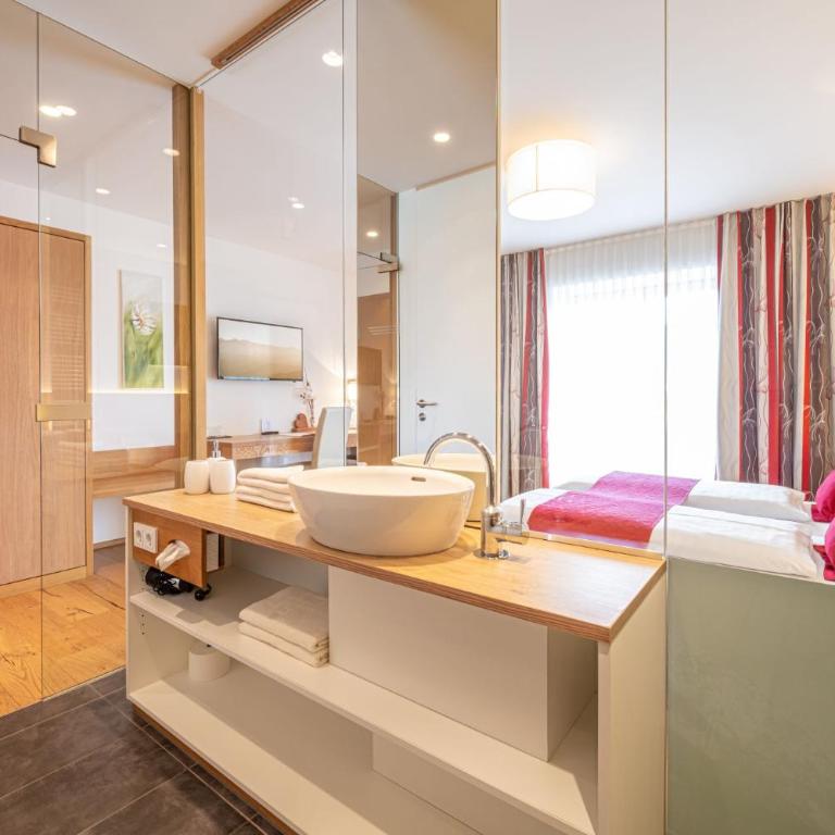 Hotel Loy - Double Room with Balcony and Mountain View - 5