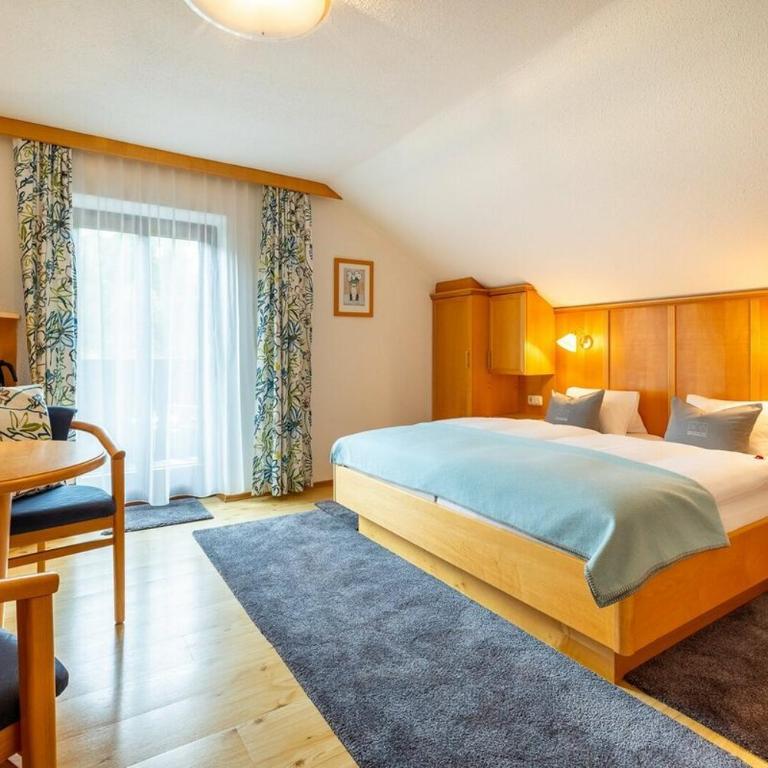 Sportpension Bergblick - Doppelzimmer mit Balkon - 26