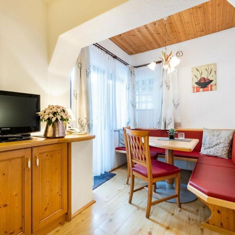 Sportpension Bergblick - Apartment mit 4 Schlafzimmern und einem Balkon - 16