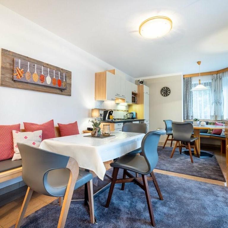 Sportpension Bergblick - Apartment mit 4 Schlafzimmern und einem Balkon - 15