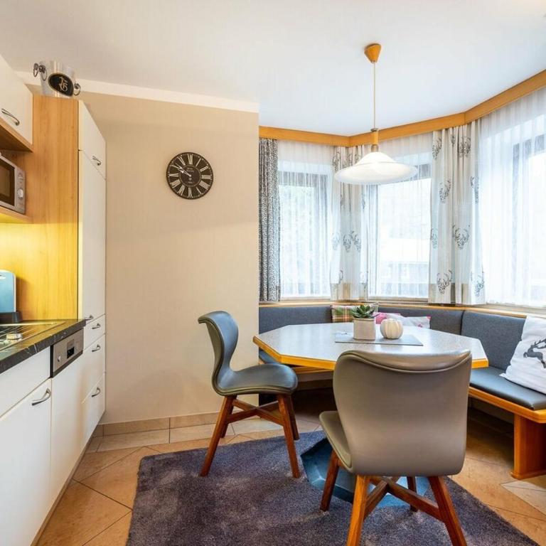 Sportpension Bergblick - Apartment mit 4 Schlafzimmern und einem Balkon - 19
