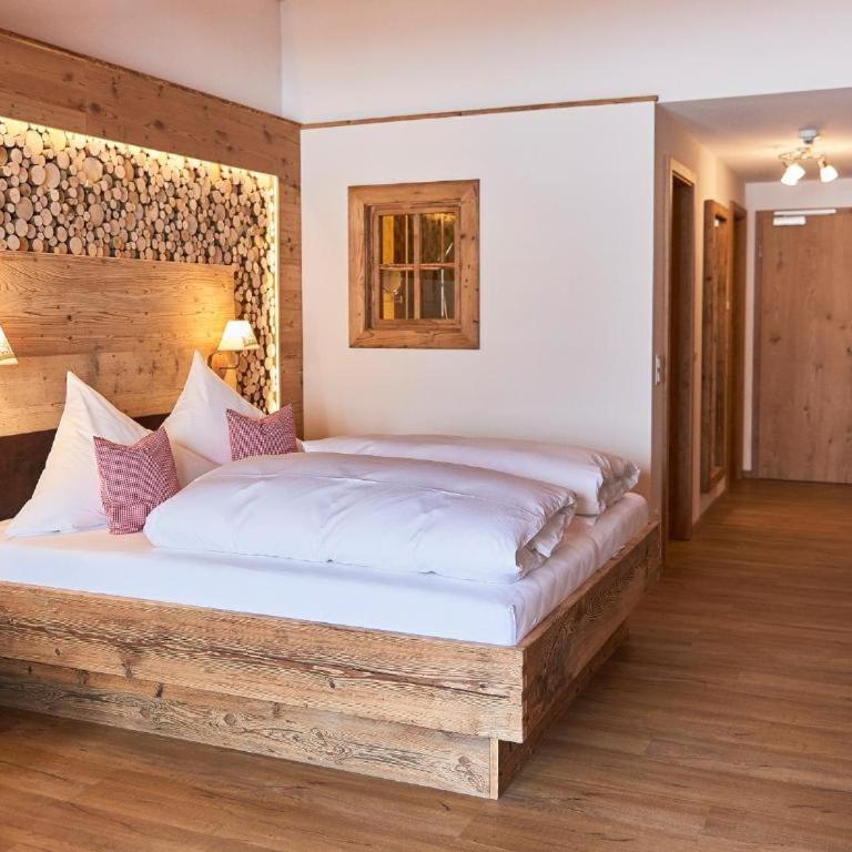 Berghotel Birkenhof GmbH - Vierbettzimmer mit Bergblick - 1