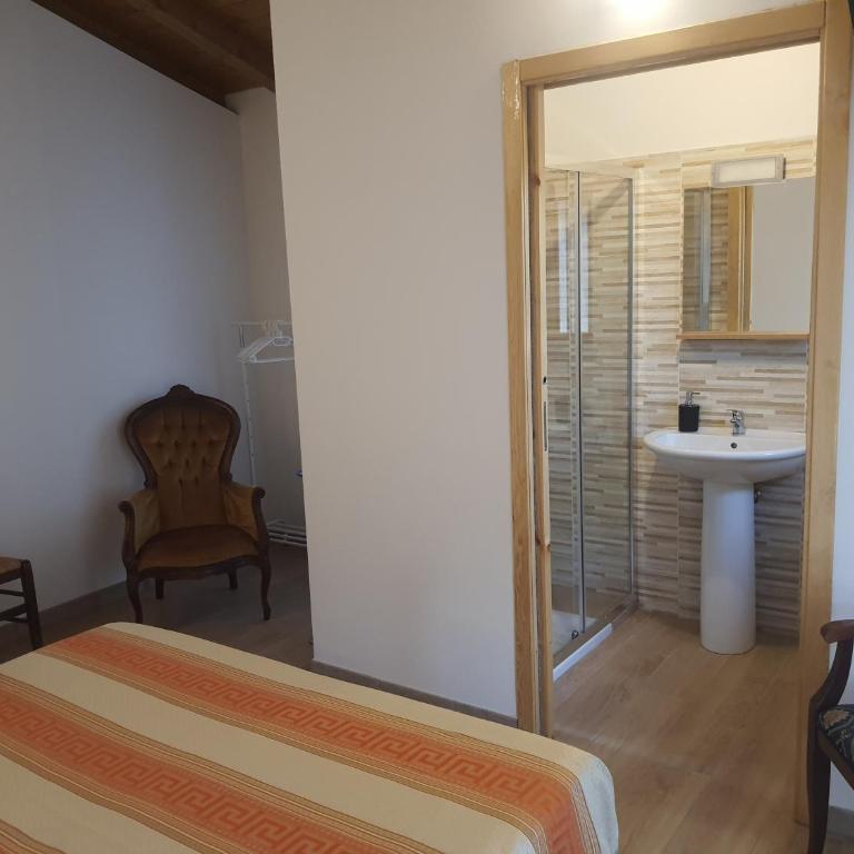 Parma house - Camera Matrimoniale con Bagno Privato - 1