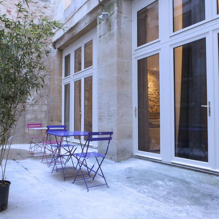 Ausone Beautiful loft apartment in historical center + terrace and parking - 4 Stars Apartment with Parking - 6