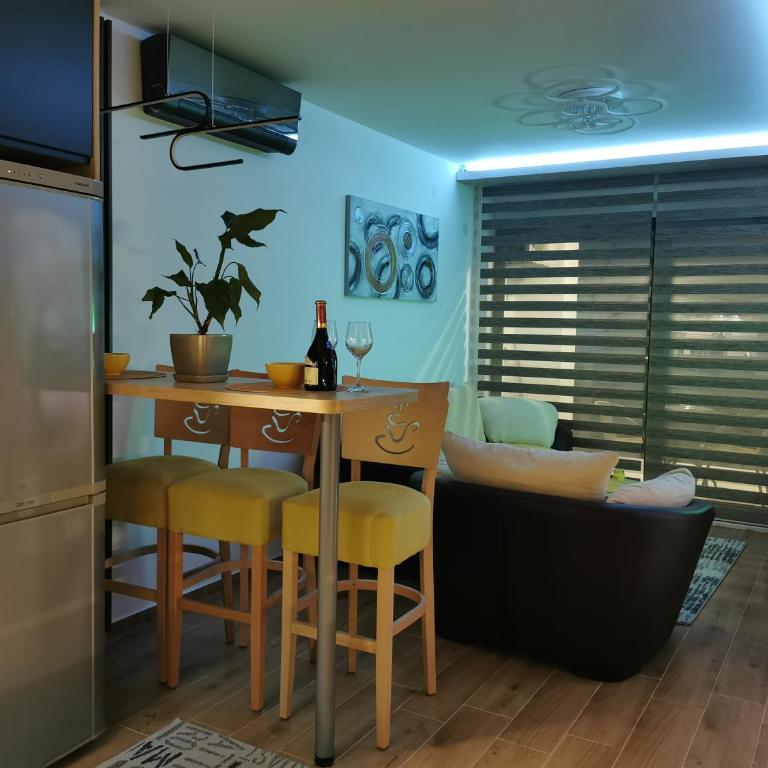 Avenija - One-Bedroom Apartment - 28