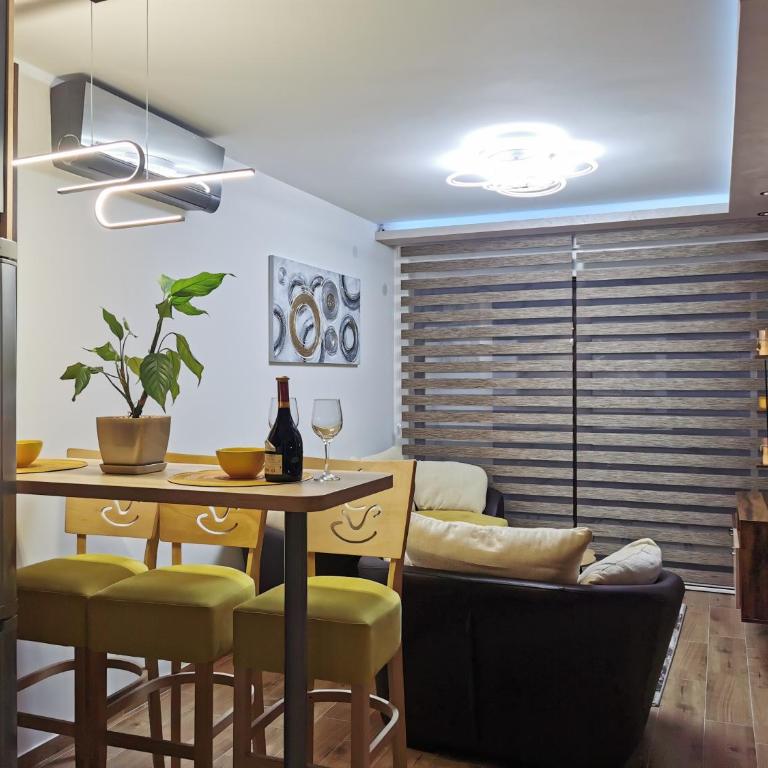 Avenija - One-Bedroom Apartment - 31