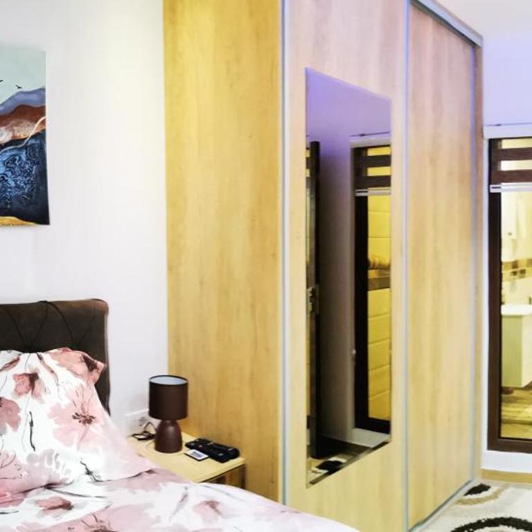 Avenija - One-Bedroom Apartment - 63