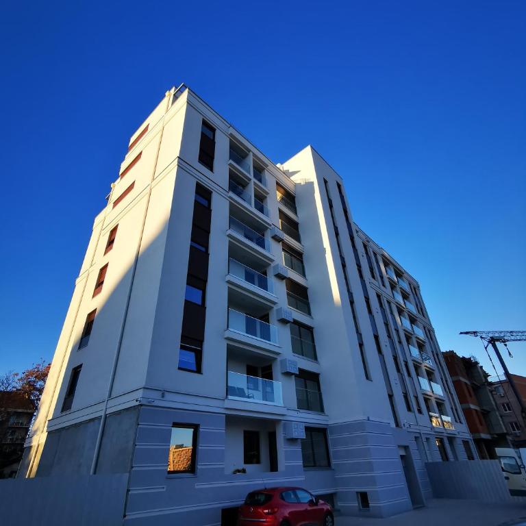 Avenija - One-Bedroom Apartment - 90