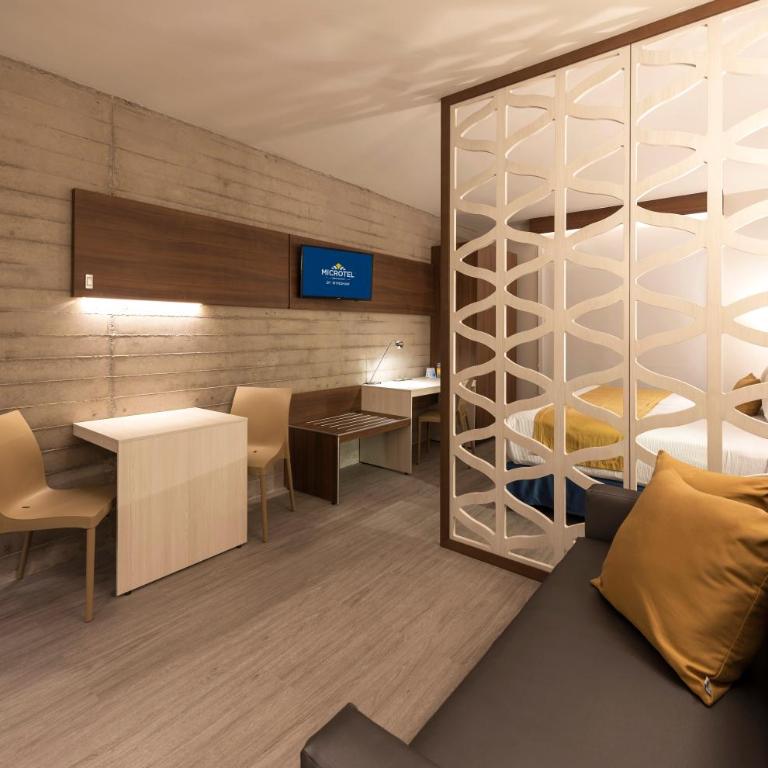Microtel Inn & Suites by Wyndham Guadalajara Sur - Suite con 1 cama extragrande - No fumadores - 4