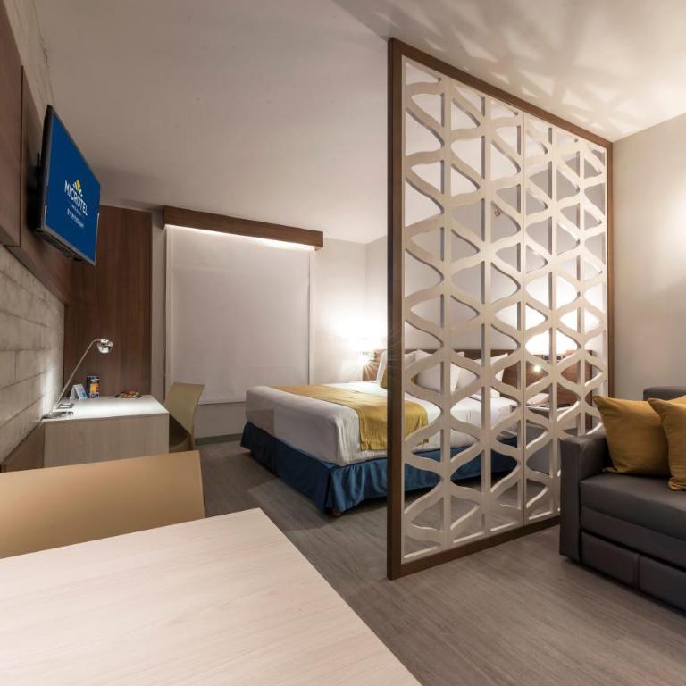 Microtel Inn & Suites by Wyndham Guadalajara Sur - Suite con 1 cama extragrande - No fumadores - 5