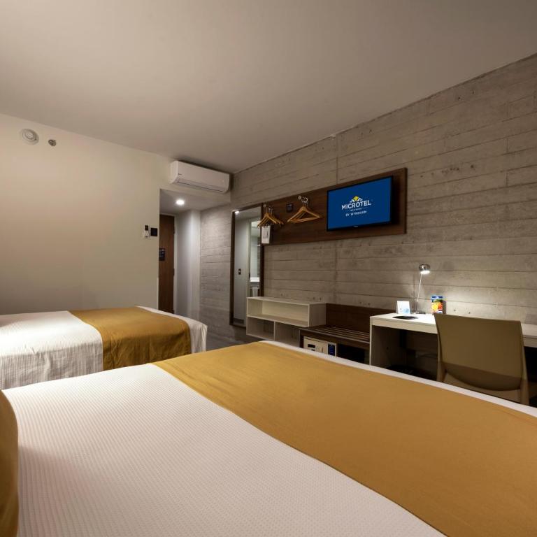 Microtel Inn & Suites by Wyndham Guadalajara Sur - Habitación Doble adaptada para personas de movilidad reducida - 2 camas dobles - No fumadores - 3