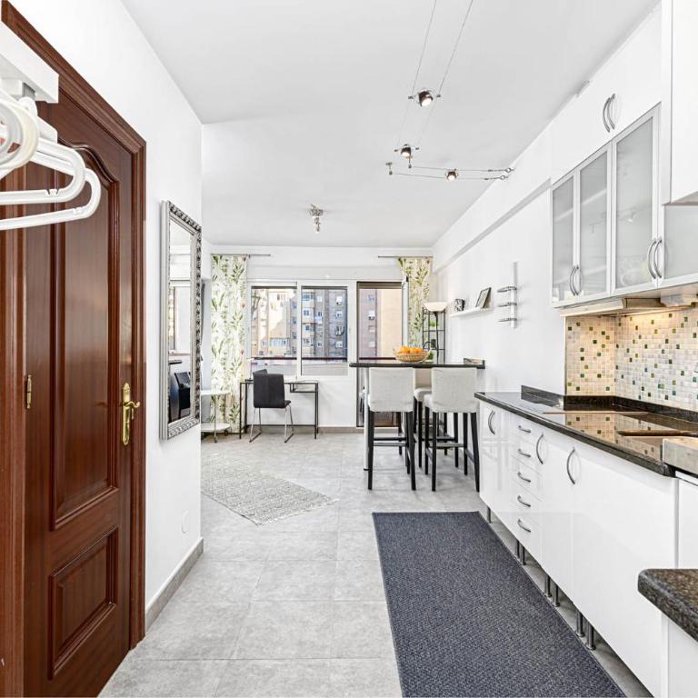 Martinez Virel Beach Apartment in Malaga by Solaga Holiday Homes - Apartamento con vistas al mar - 15