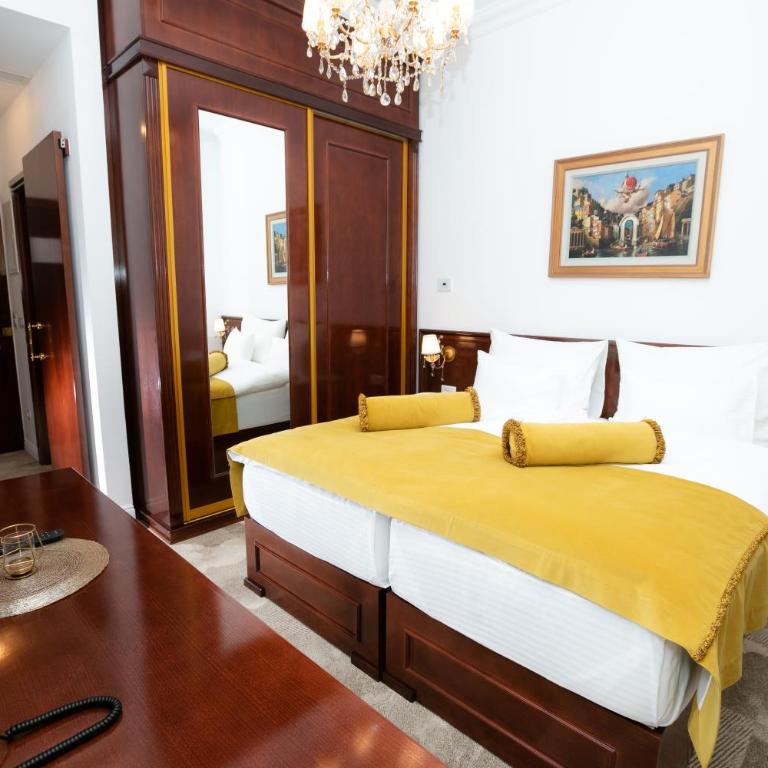 Hotel Integra Banja Luka - Dvokrevetna Soba s Bračnim Krevetom/ 2 Zasebna Kreveta i Pogledom - 4