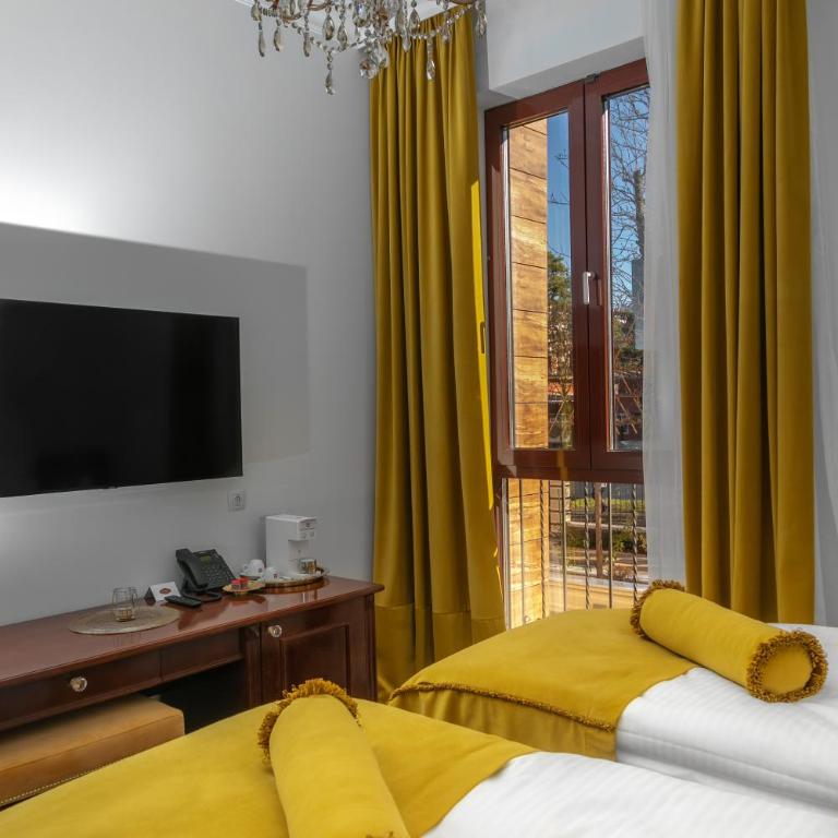 Hotel Integra Banja Luka - Standardna Dvokrevetna Soba s Bračnim Krevetom/Zasebnim Krevetima - 3