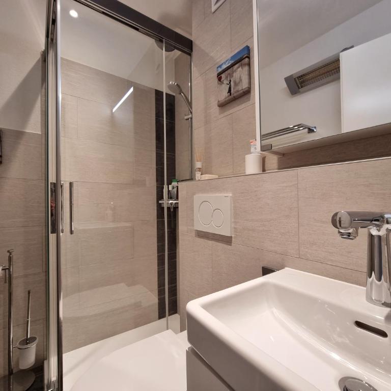 L'Oree Penthouse - Apartment - 16