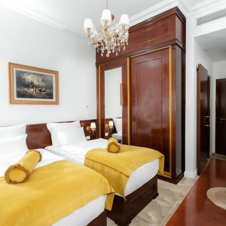 Hotel Integra Banja Luka - Standardna Dvokrevetna Soba s Bračnim Krevetom/Zasebnim Krevetima - 4
