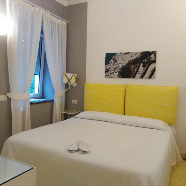Relais Maresca Luxury Small Hotel & Terrace Restaurant - Camera Matrimoniale Classic con Vista Interna - 6