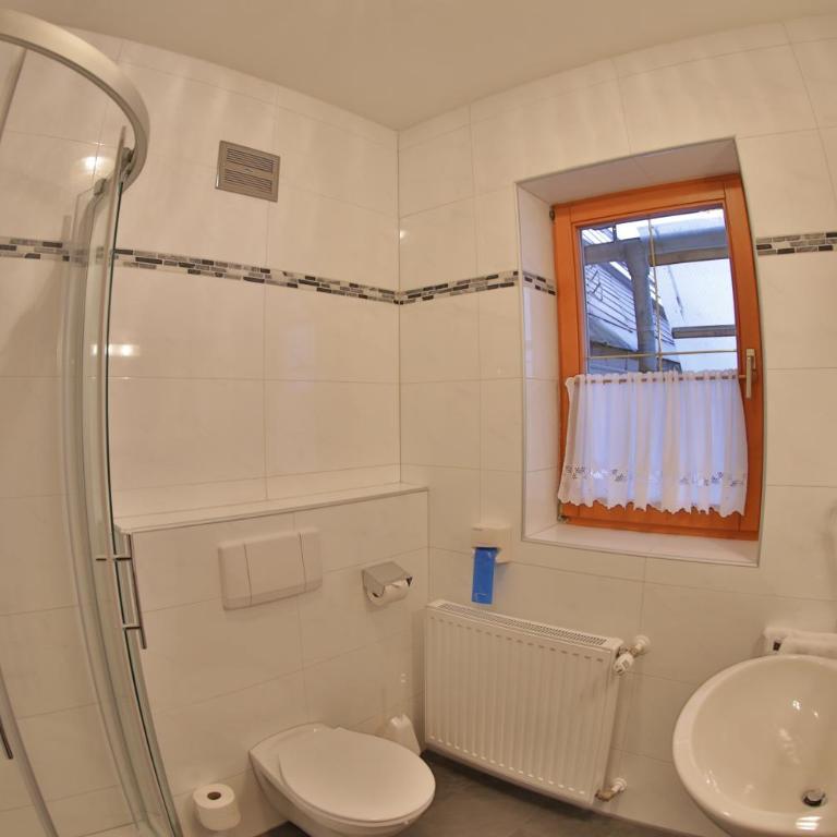 Haus Edlinger - Double or Twin Room with Balcony - 3