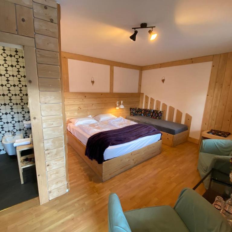 Hotel Almhof - Familienzimmer mit Balkon - 5
